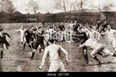 La partita di rugby del 1905 tra Inghilterra e nuova Zelanda segnò un evento chiave nella storia del rugby. La nuova Zelanda è emersa vittoriosa, segnando un importante traguardo nella competizione internazionale di rugby. Foto Stock
