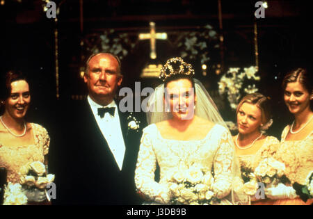 Muriel's Wedding Anno: 1994 - Francia / Australia Regista: P.J. Hogan Toni Collette, Bill Hunter Foto Stock