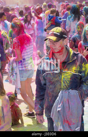 Holi 2017 Festival di colori, London, Ontario, Canada al Victoria Park Foto Stock