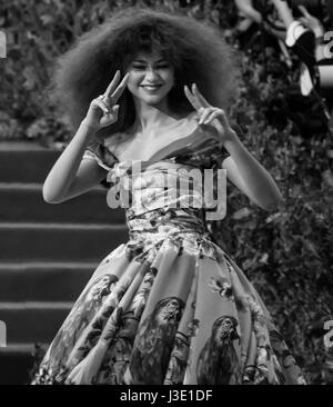 NEW YORK, NY - Maggio 01, 2017: Zendaya assiste il 'Rei Kawakubo/Comme des Garcons: arte dell'degli spazi interdentali' Costume Institute Gala al Metropolitan Museum Foto Stock