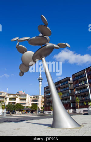 Il citoplasma kinetic artwork da Phil Prezzo, Waitemata Plaza, Customs Street, viadotto del porto di Auckland, in Nuova Zelanda, Foto Stock