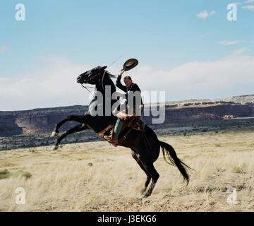 Non bussano Anno: 2005 STATI UNITI / Germania Sam Shepard Direttore: Wim Wenders Foto Stock