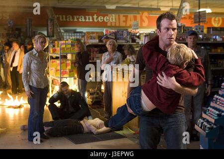 La nebbia Anno : 2007 USA Laurie Holden, Sam Witwer, Frances Sternhagen, Thomas Jane, Nathan Gamble, William Sadler Regia: Frank Darabont Foto Stock