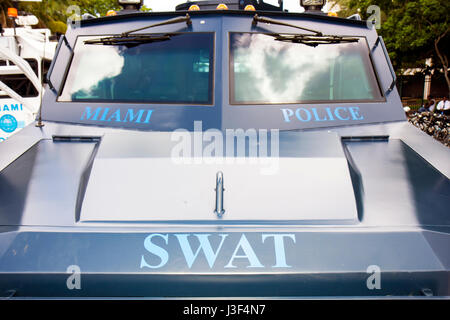 Miami Florida,Miami Police Department,Police Recruitment Open house,houses,specialized equipment display sale SWAT,vehicle,Protect,public safety,armor Foto Stock