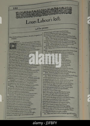 Il *First Folio* è una famosa raccolta di opere di William Shakespeareâ, pubblicata nel 1623. *Love's Labour's Lost*, una delle commedie incluse, esplora temi di amore e di ricerca intellettuale, caratteristici dei primi lavori comici di Shakespeareâ. Foto Stock