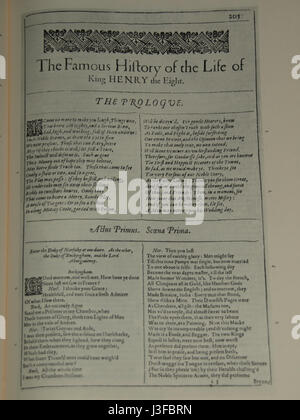 Il primo Folio di Enrico VIII è una rara edizione del dramma di William Shakespeare "Enrico VIII", pubblicata all'inizio del XVII secolo. Questo volume storico offre approfondimenti sul primo teatro inglese moderno. Foto Stock