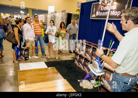 Miami Beach Florida,Miami Beach Convention Center,centro,Home Design & remodeling Show,espositore,acquirenti,servizi,esposizioni,dimostrazione,dimostrazioni,d Foto Stock