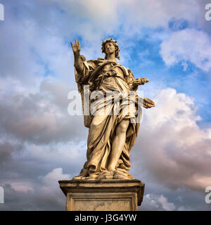 Angelo con i chiodi su Aelian ponte di Roma, Italia Foto Stock