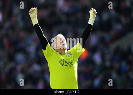 KASPER SCHMEICHEL SUNDERLAND FC V LEICESTER CITY SUNDERLAND STADIUM DI LUCE Inghilterra 10 aprile 2016 Foto Stock