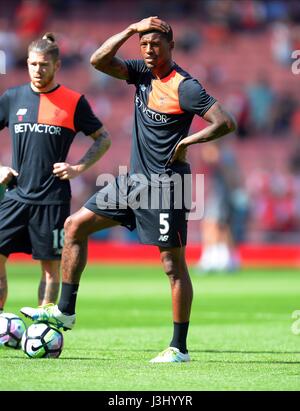 GEORGINIO WIJNALDUM DI LIVERPO ARSENAL V LIVERPOOL Emirates Stadium Londra Inghilterra 14 Agosto 2016 Foto Stock