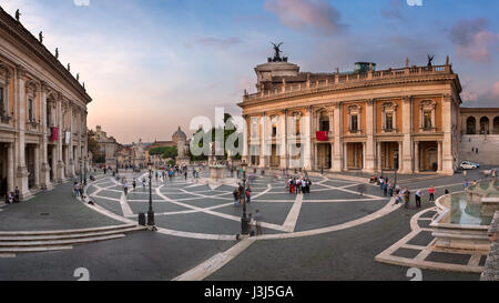 Panorama del Campidoglio e Piazza del Campidoglio di sera, Roma, Italia Foto Stock