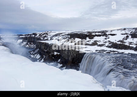 Dettifoss sulla Jökulsá á Fjöllum fiume in inverno, in Europa la più potente in cascata Vatnajökull parco nazionale nel nord-est dell'Islanda Foto Stock