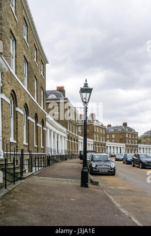 Il Paragon crescent a Blackheath progettato dall architetto Regency Searles Michael si compone di case a schiera legati da una storia unica colonnato Foto Stock