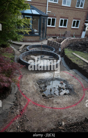 Nuova architettura del giardino e la costruzione da parte di un approvato il Marshalls contraente Foto Stock