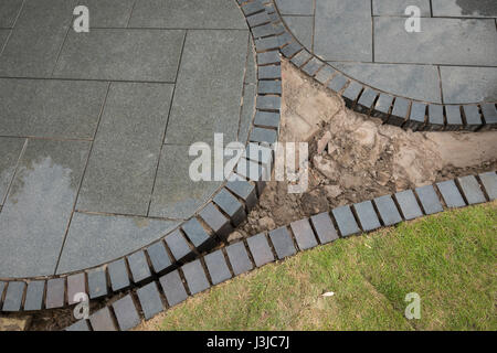 Nuova architettura del giardino e la costruzione da parte di un approvato il Marshalls contraente Foto Stock