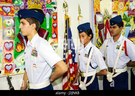 Miami Florida,Virginia Key,MAST Academy,iniziativa Green Schools,evento di annuncio,studenti istruzione alunno gioventù,US Coast Guard JROTC,Hispan Foto Stock
