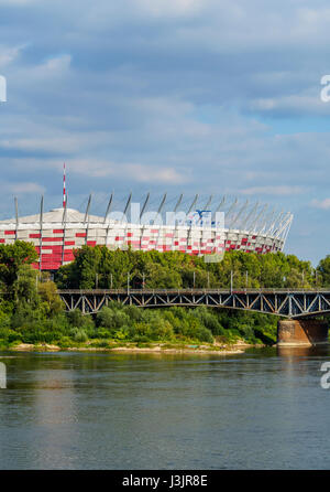 Polonia, Masovian voivodato, Varsavia, National Stadium e il fiume Vistola Foto Stock