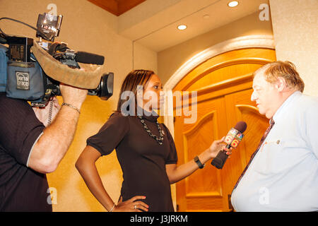 Miami Beach Florida, Special Town Hall Meeting, Condominium Foreclosure riforme, residenti, proprietari, bolla immobiliare, economia, Black Blacks African African African Foto Stock