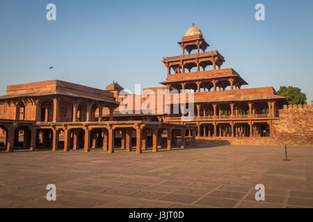 Indiano storico edificio di architettura panch mahal costruito dall imperatore Mughal akbar al Fatehpur Sikri agra, India. Foto Stock
