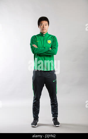 Ritratto di calcio cinese player Lv Peng di Pechino Guoan Sinobo F.C. per il 2017 Chinese Football Association Super League, a Benahavis, Marbella, Spagna, 18 febbraio 2017. Foto Stock
