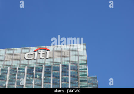 London, Regno Unito - 6 April 2017: Banca Citibank HQ nella città di Londra. Il Canary Warf quartiere è pieno di edifici finanziari . Foto Stock