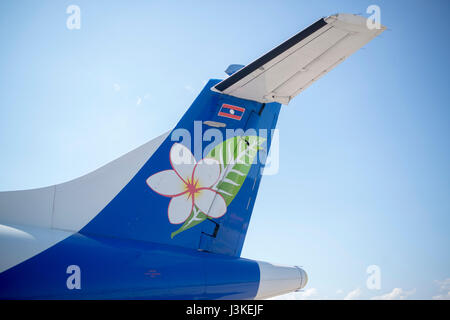 Un airpline di Lao Airlines presso l'aeroporto della città di Luang Prabang nel nord del Laos in Southeastasia. Foto Stock