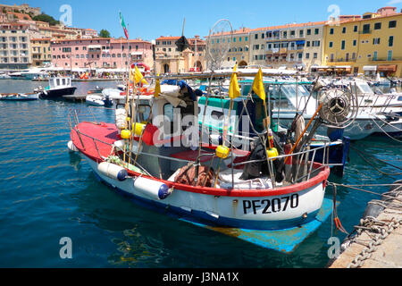 Barche da pesca, porto di Portoferraio, Isola d'Elba, Toscana, Italia, Europa Foto Stock