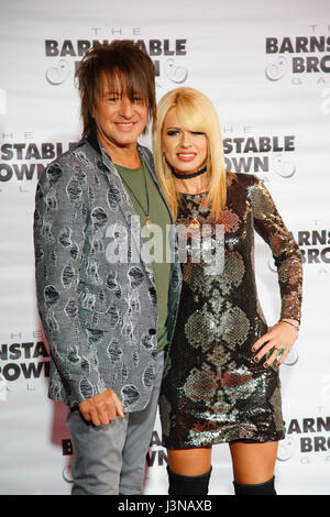 Louisville, Kentucky, Stati Uniti d'America. 05 Maggio, 2017. Orianthi e di Richie Sambora assiste il Gala Barnstable-Brown beneficiano il diabete e obesità centro il 5 maggio 2017 a Louisville, Kentucky. Credito: la foto di accesso/Alamy Live News Foto Stock