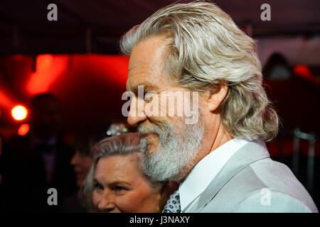 Louisville, Kentucky, Stati Uniti d'America. 05 Maggio, 2017. Attore Jeff Bridges e Susan ponti frequentare il Gala Barnstable-Brown beneficiano il diabete e obesità centro il 5 maggio 2017 a Louisville, Kentucky. Credito: la foto di accesso/Alamy Live News Foto Stock