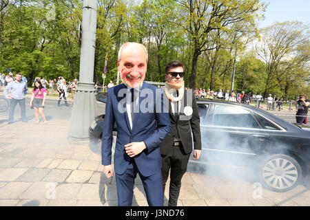 Polonia - Varsavia, 6 maggio, 2017: Marzo della libertà tenutasi a Varsavia per protestare contro il governo. I partiti di opposizione "Nowoczesna', Platforma Obywatelska", il "Comitato per la difesa della democrazia" (KOD) e vari gruppi di attivisti ha incontrato la dimostrazione. ©Madeleine Ratz/Alamy Live News Foto Stock