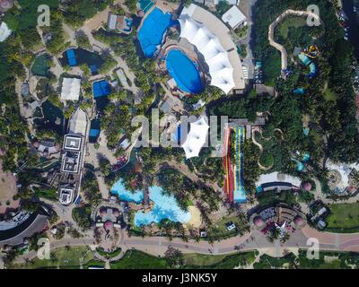 Johannesburg. Il 6 maggio, 2017. Foto scattata il 6 Maggio 2017 mostra una veduta aerea di Ushaka Marine World a Durban, KwaZulu-Natal, in Sudafrica. Credito: Zhai Jianlan/Xinhua/Alamy Live News Foto Stock