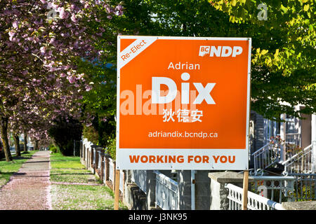 Vancouver, BC, Canada. Il 6 maggio, 2017. Segno di campagna promozione Adrian Dix, ex leader NDP e incumbant MLA nel Vancouver-Kingsway equitazione. Credito: Maria Janicki/Alamy Foto Stock