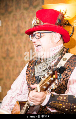 New York, Stati Uniti d'America. Il 6 maggio 2017. Gli Steampunk World's Fair è il più grande del mondo Steampunk evento e si accoglie favorevolmente tutti, dai più esperti ai curiosi. Credito: Jim DeLillo/Alamy Live News Foto Stock