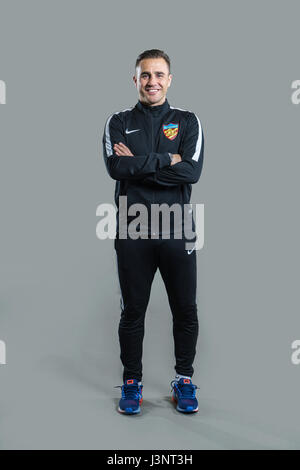 Ritratto di capo allenatore Fabio Cannavaro di Tianjin Quanjian F.C. per il 2017 Chinese Football Association Super League, nella città di Yancheng, est cinese della provincia di Jiangsu, 27 febbraio 2017. Foto Stock