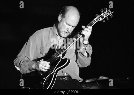 John Scofield (nato il 26 dicembre 1951, Dayton, Ohio, Stati Uniti),spesso riferito come "co", è un americano di jazz-rock chitarrista e compositore Foto Stock