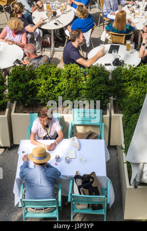 Centro Rock Cafe giardino estivo e bar, Rockefeller Center, New York, Stati Uniti d'America Foto Stock