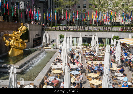 Centro Rock Cafe giardino estivo e bar, Rockefeller Center, New York, Stati Uniti d'America Foto Stock