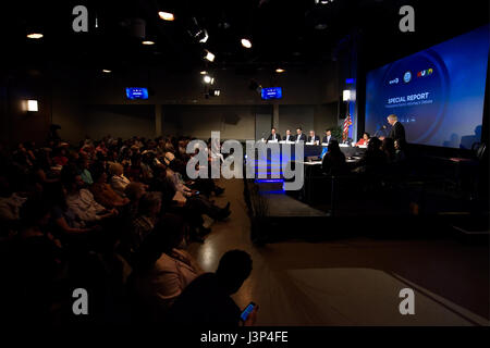 Sette candidati democratici hanno partecipato alla Philadelphia Avvocatura Distrettuale dibattito all'WHYY Studios in Philadelphia, PA, il 27 aprile 2017. Foto Stock