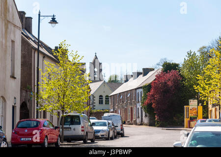 Pettigo è un piccolo villaggio sul confine della contea di Donegal, Repubblica di Irlanda e County Fermanagh, Irlanda del Nord. È bisecato dall'Termon R Foto Stock