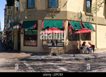 La provvidenza - lungo Atwells Avenue in Federal Hill sezione di Providence, Rhode Island, STATI UNITI D'AMERICA Foto Stock