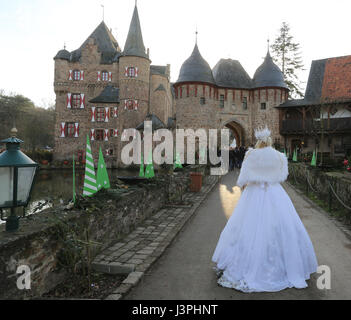 Germania, Castello Satzvey,Burg Satzvey un meddiecal moated Castle,Mechernich,della Renania settentrionale-Vestfalia Foto Stock