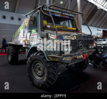 STUTTGART, Germania - 03 Marzo 2017: Via Unimog 435 (U1300L), 1987. In Europa il più grande classico auto exhibition 'retrò classici' Foto Stock