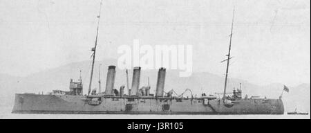L'incrociatore giapponese Niitaka, varato nel 1919, era una delle navi imperiali giapponesi Navyâ€™s. L'immagine del 1922 può raffigurarla in servizio attivo o durante un evento navale significativo. Foto Stock