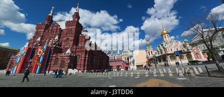 Mosca: museo storico statale, tra la Piazza Rossa e Manege Square, risurrezione di gate (gate iberica) e dalla Cattedrale di Kazan, chiesa ortodossa russa Foto Stock