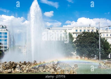 Hochstrahlbrunnen fontana, guerra sovietica Memorial (Heldendenkmal der Roten Armee, eroi monumento dell'Armata Rossa), un memoriale per gli eroi dell'Armata Rossa Foto Stock