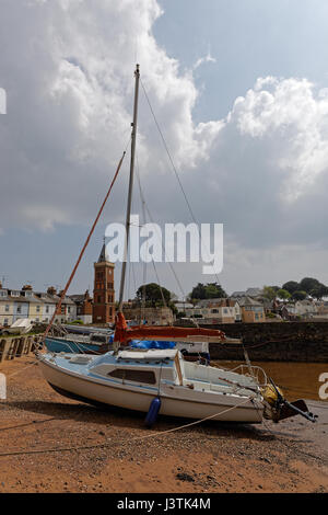 Peter's Tower Devon - Italianamente mattone di clock tower a Lympstone sul fiume Exe estuario Foto Stock