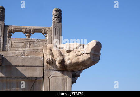 Antico casale in pietra del drago, Palazzo della purezza celeste Qianqinggong in città Forrbiden, Pechino, Cina, 23 febbraio 2016. Foto Stock