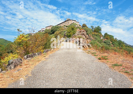 Antraigues sur Volane è un comune francese nel dipartimento dell'Ardèche in Auvergne-Rhône-Alpes, regione a sud della Francia. Foto Stock