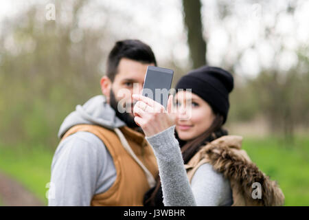 Giovane prende un selfie Foto Stock