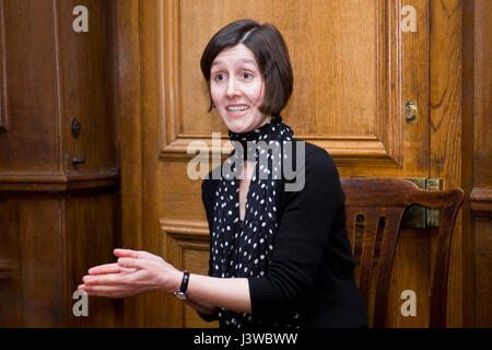 Dr Julia Lovell OBE - accademica e autore Foto Stock